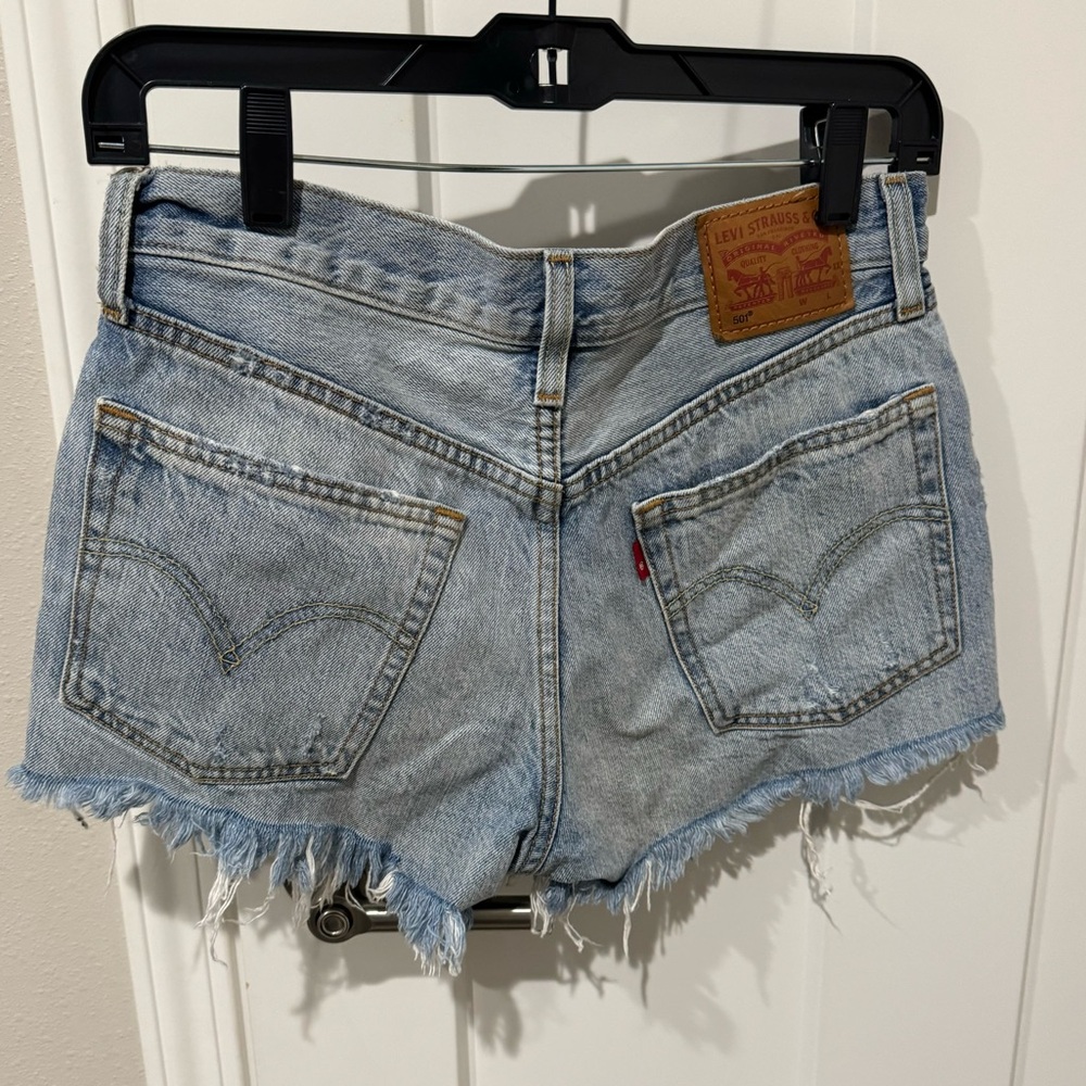 Levi’s | Vintage distressed Levi’s 501 denim shorts 26